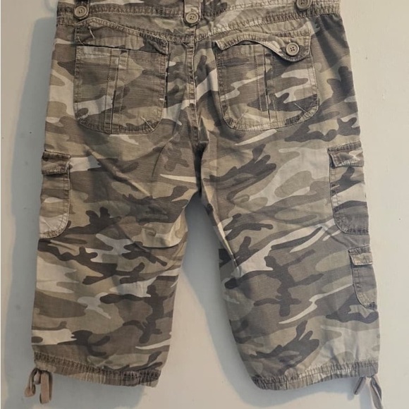 BeBop Green Camouflage Cargo Shorts - Picture 7 of 11